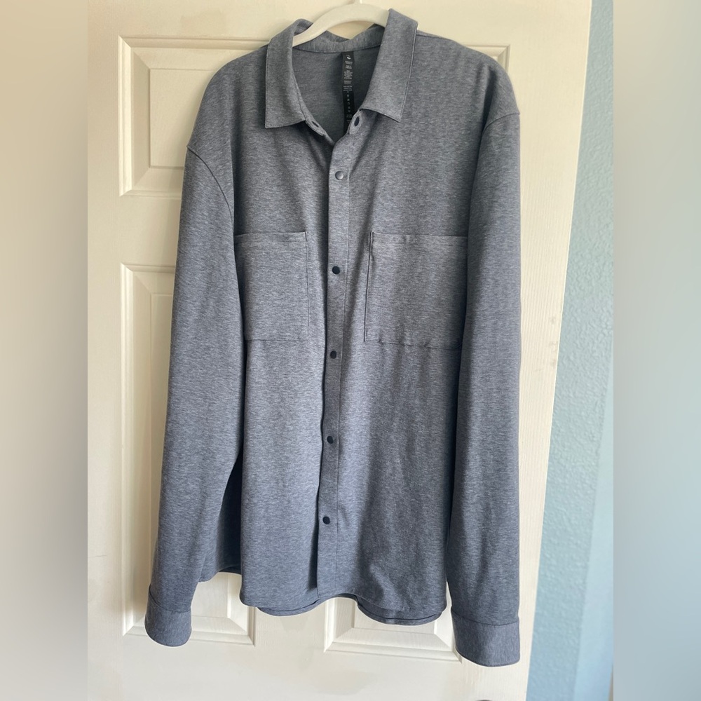 NWOT🔥 Lululemon Men's Gray Button-Up Long Sleeve Shirt